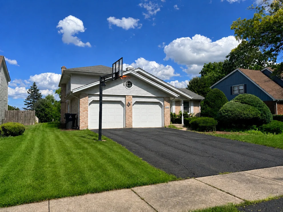 Unit for sale at 1613 Tina Lane, Flossmoor, IL 60422