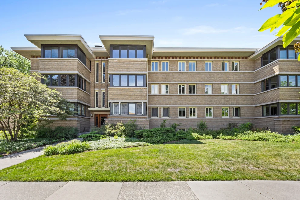 Unit for sale at 177 Linden Avenue, Oak Park, IL 60302