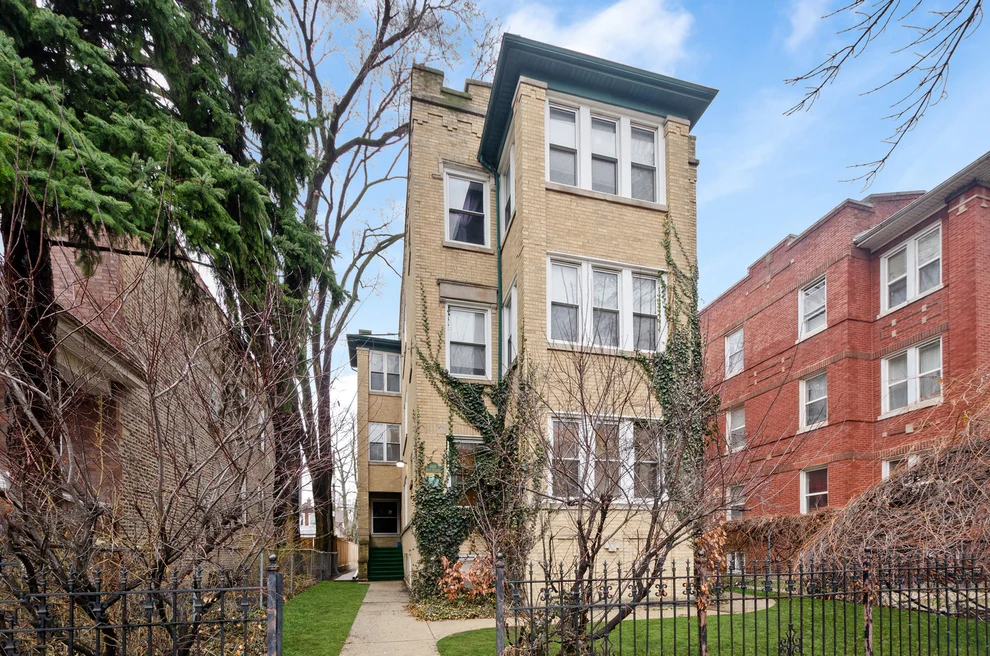 Unit for sale at 4910 N Spaulding Avenue, Chicago, IL 60625