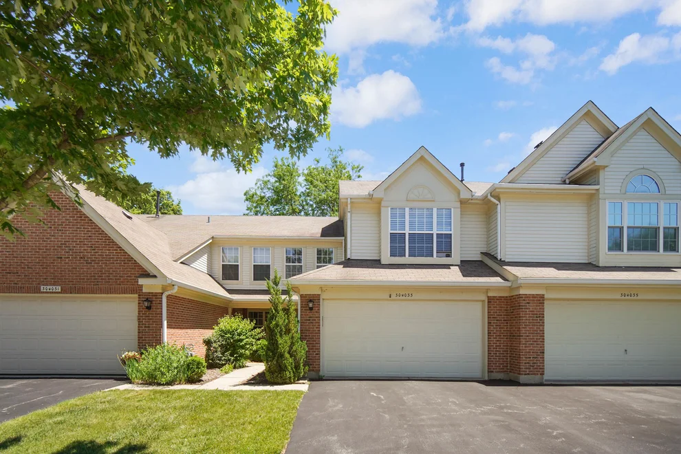Unit for sale at 30W033 Princeton Court, Warrenville, IL 60555