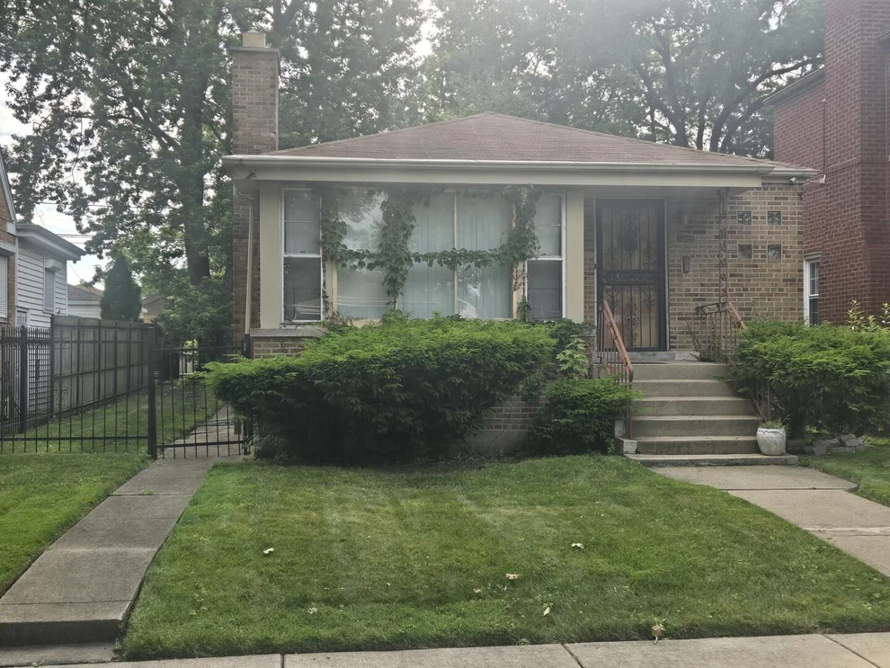 Unit for sale at 10928 S Parnell Avenue, Chicago, IL 60628