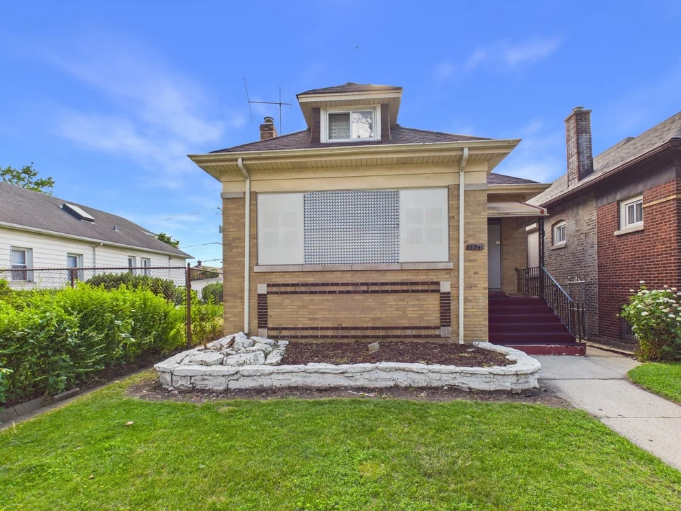 Unit for sale at 7826 S Paxton Avenue, Chicago, IL 60649