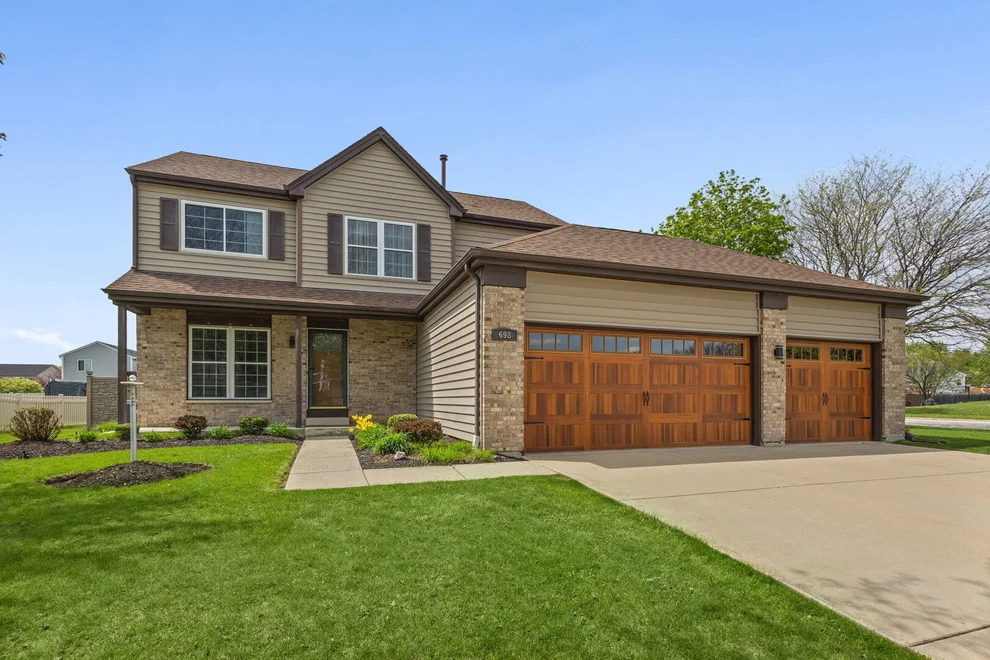 Unit for sale at 698 Juli Drive, South Elgin, IL 60177