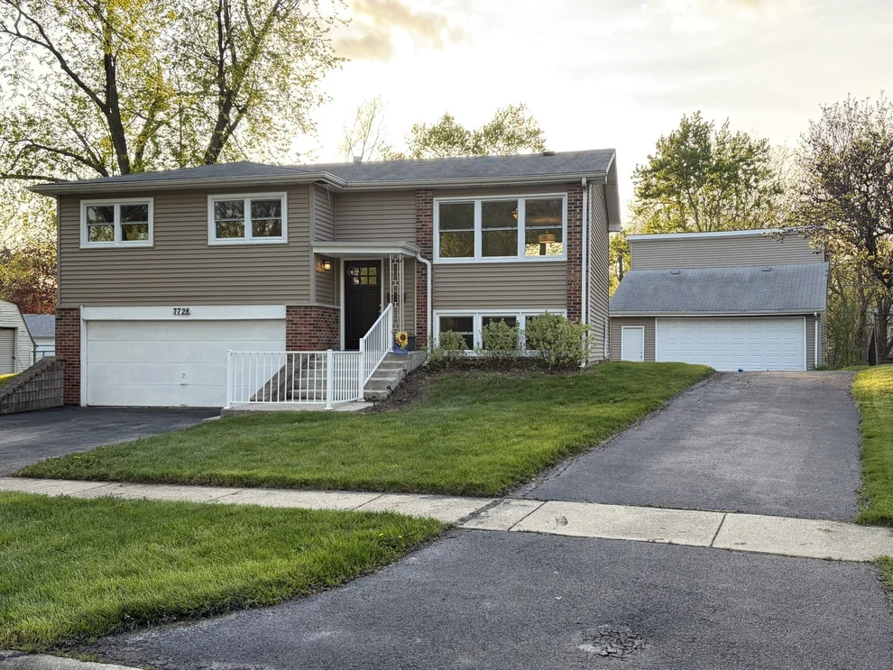 Unit for sale at 7728 Dalewood Parkway, Woodridge, IL 60517