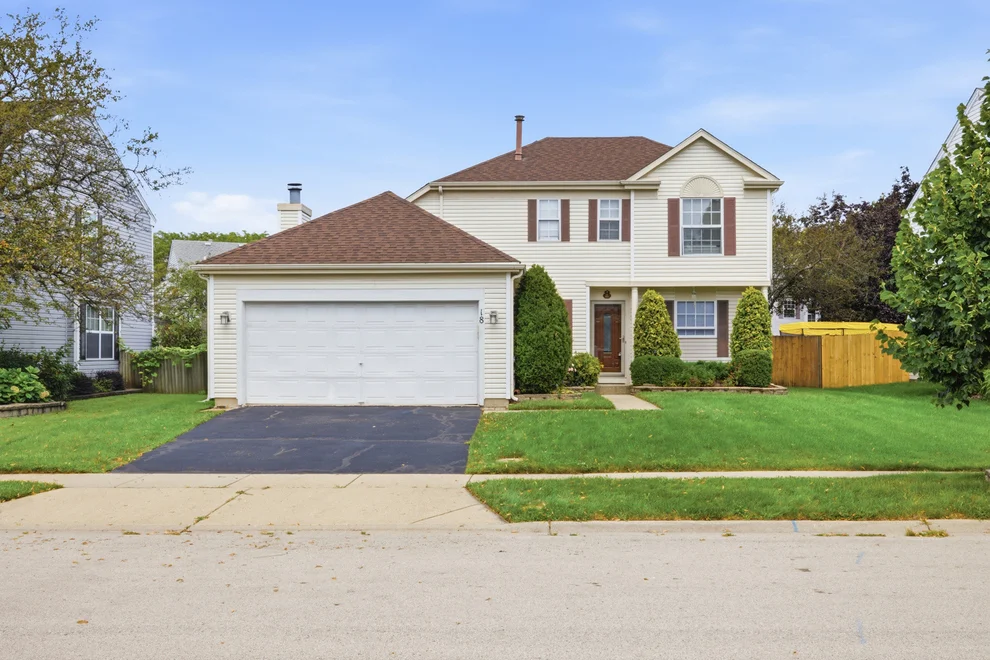 Unit for sale at 18 Truman Lane, Streamwood, IL 60107