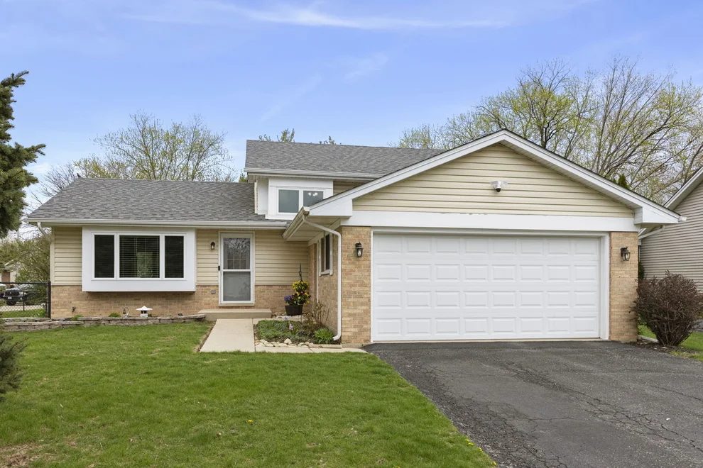 Unit for sale at 322 Hickory Oaks Drive, Bolingbrook, IL 60490