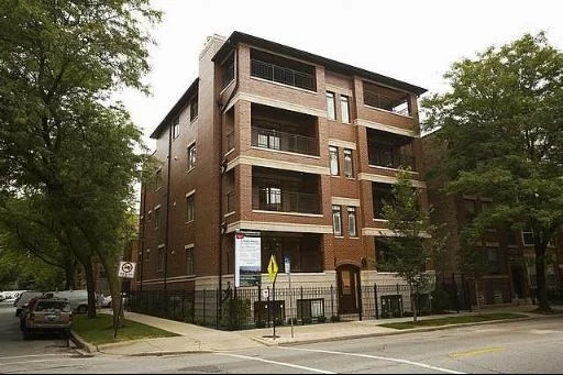 Unit for sale at 858 W Diversey Parkway, Chicago, IL 60614
