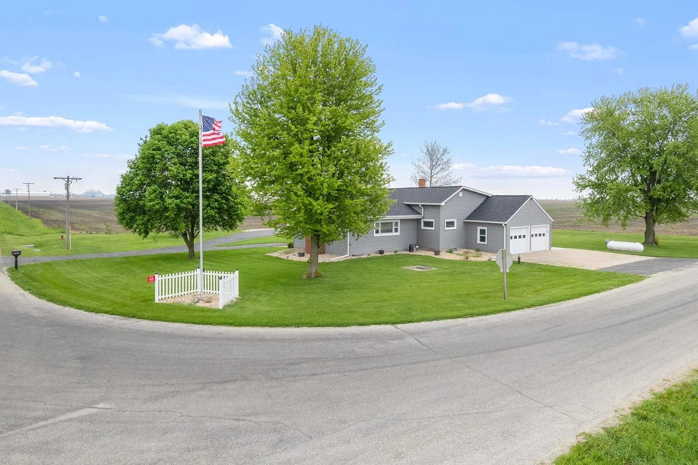 Unit for sale at 4698 E 17th. Road, Leland, IL 60531