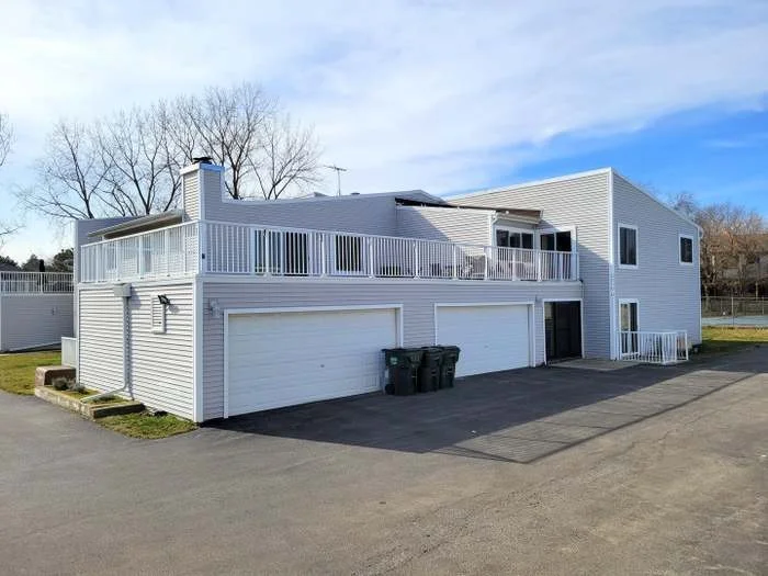 Unit for sale at 2252 N Baldwin Way, Palatine, IL 60074