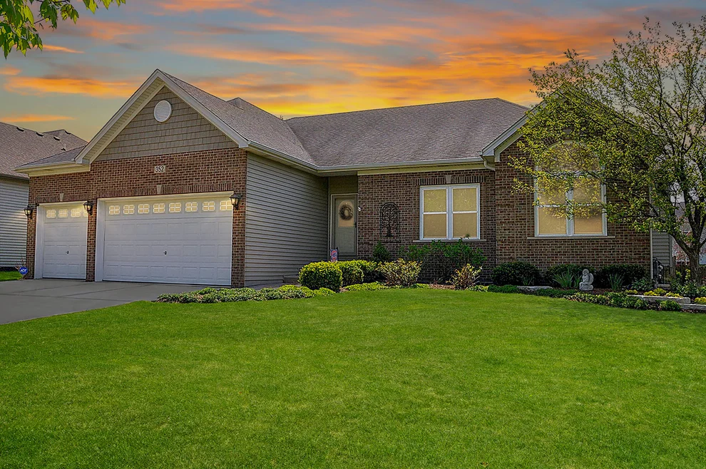 Unit for sale at 352 Andover Drive, Oswego, IL 60543