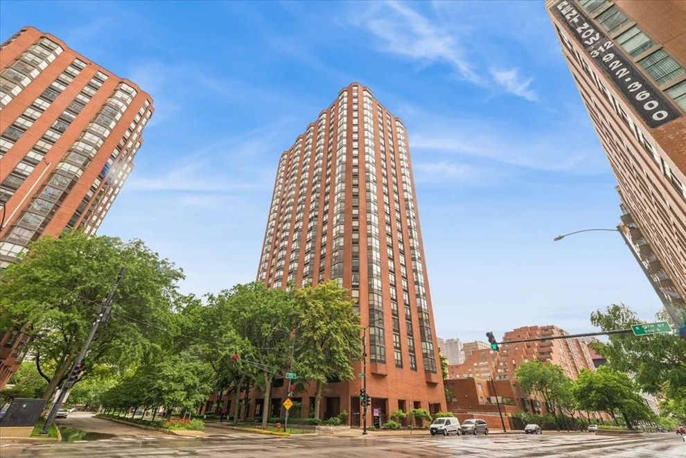 Unit for sale at 899 S Plymouth Court, Chicago, IL 60605
