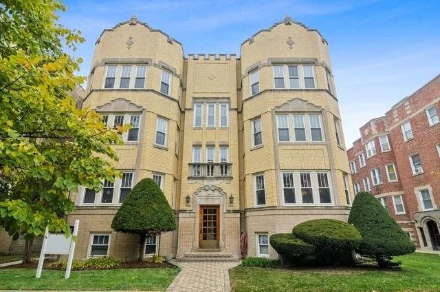 Unit for sale at 6434 N Damen Avenue, Chicago, IL 60645