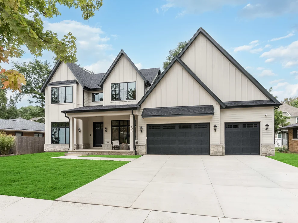 Unit for sale at 706 S Loomis Street, Naperville, IL 60540