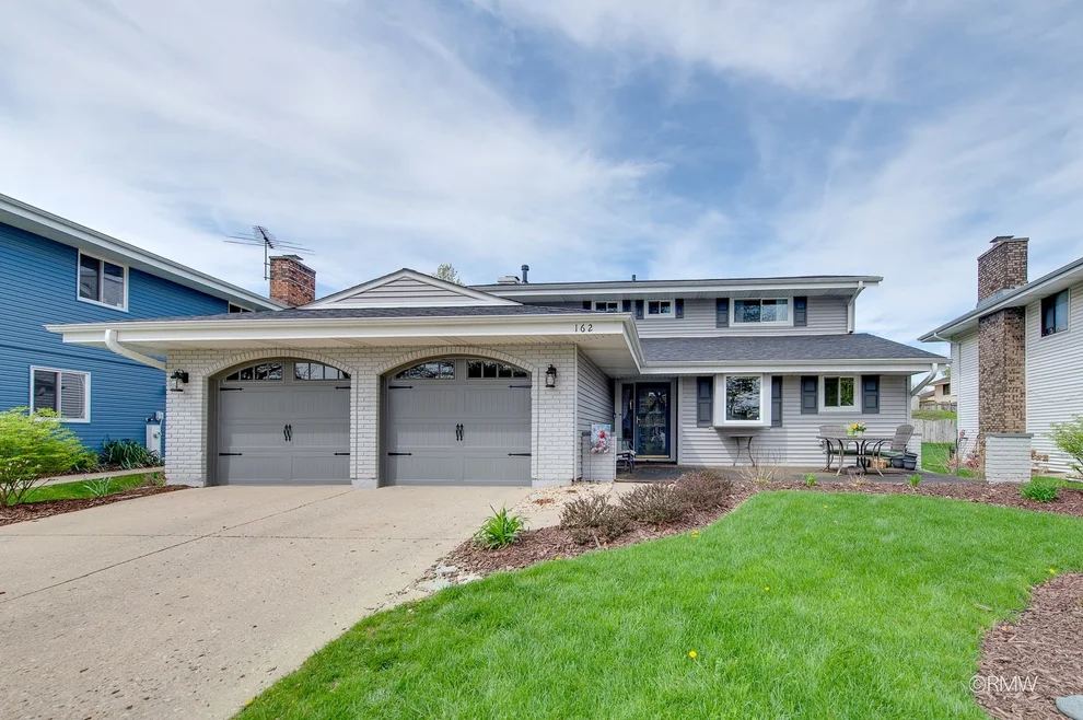 Unit for sale at 162 Braintree Drive, Bloomingdale, IL 60108