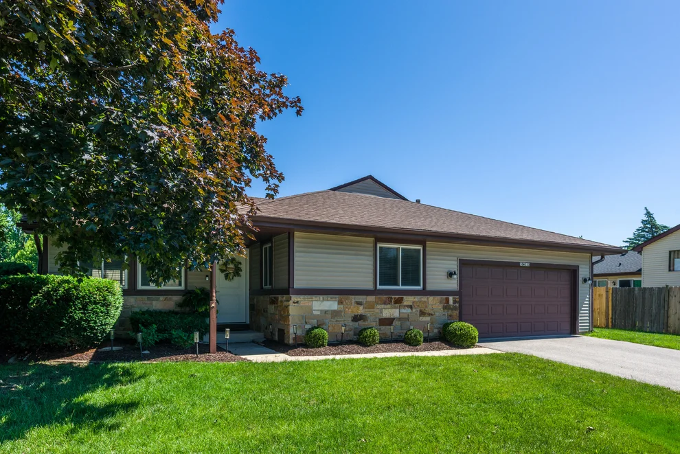 Unit for sale at 30W253 Bedford Lane, Warrenville, IL 60555