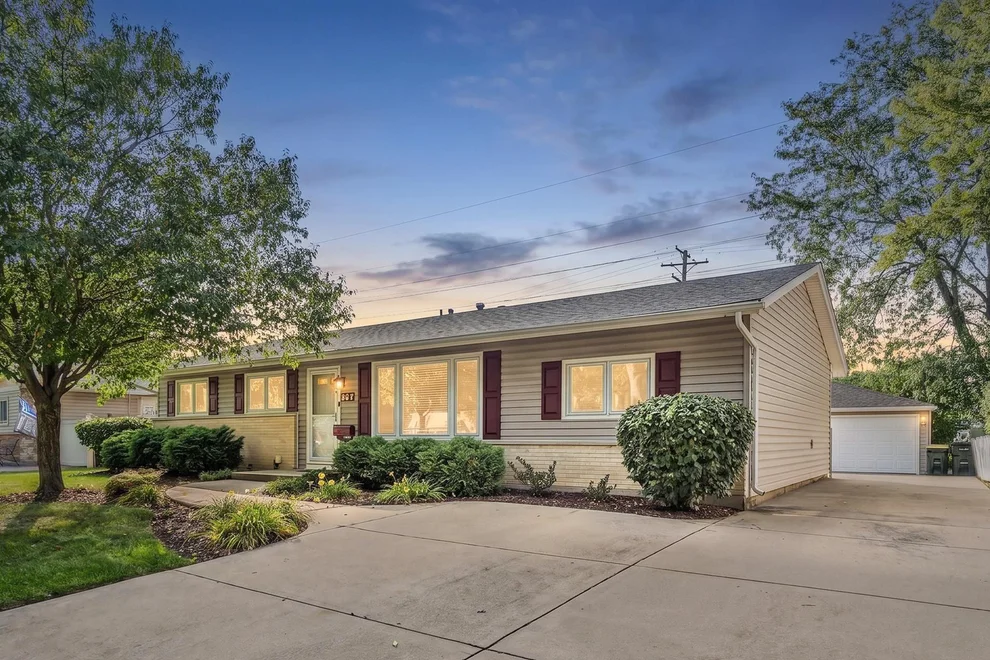 Unit for sale at 224 Redwood Avenue, Elk Grove Village, IL 60007