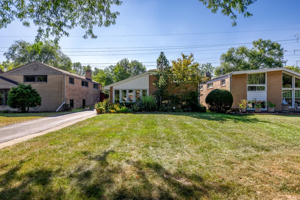 Unit for sale at 6542 N Kenneth Avenue, Lincolnwood, IL 60712