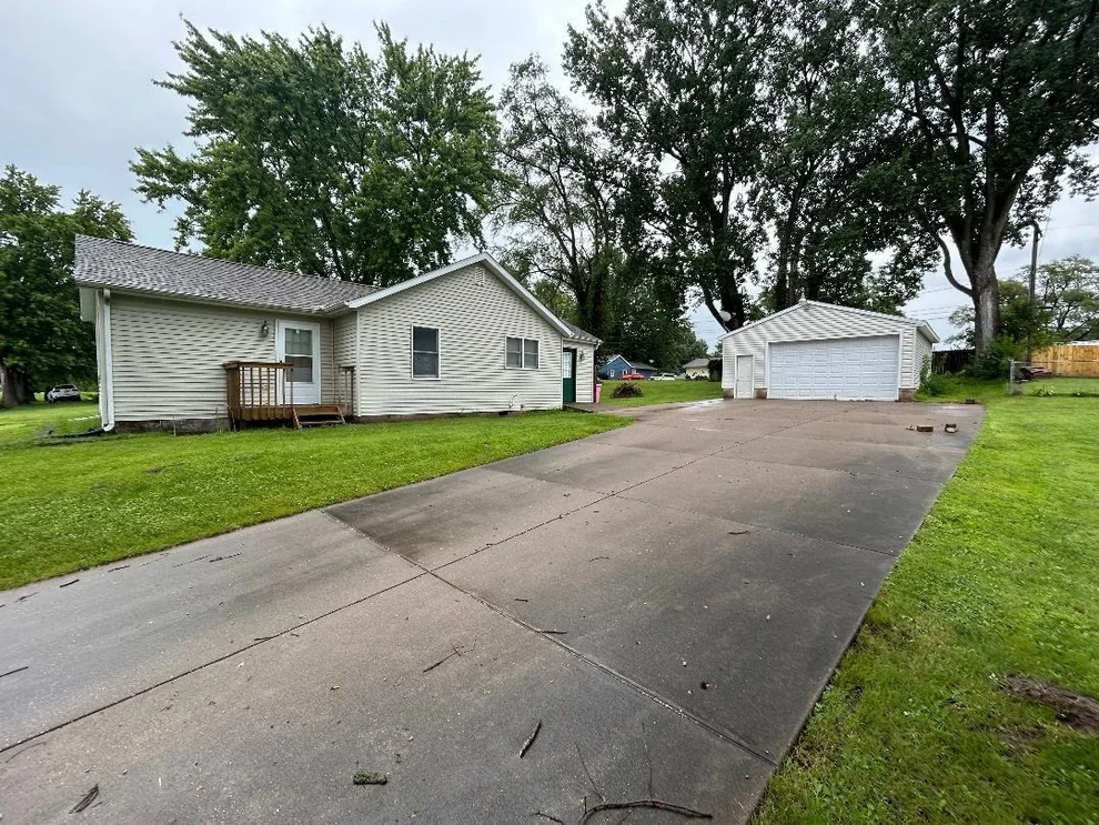 Unit for sale at 510 5th Street, Colona, IL 61241