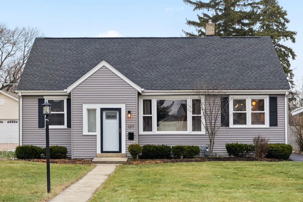 Unit for sale at 1217 Sunset Road, Wheaton, IL 60189