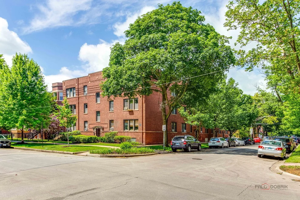 Unit for sale at 1949 W Argyle Street, Chicago, IL 60640