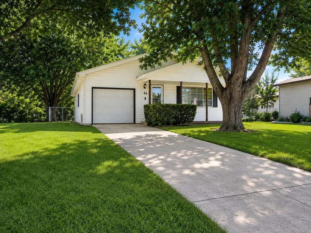 Unit for sale at 6 E Sunshine Court, Bloomington, IL 61704