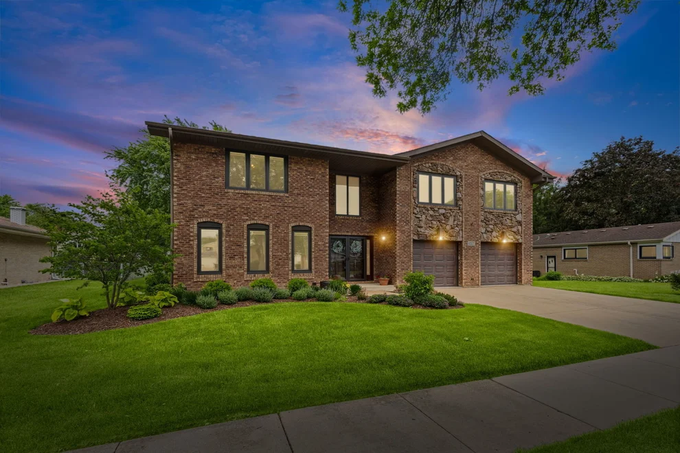Unit for sale at 1227 S Highland Avenue, Arlington Heights, IL 60005