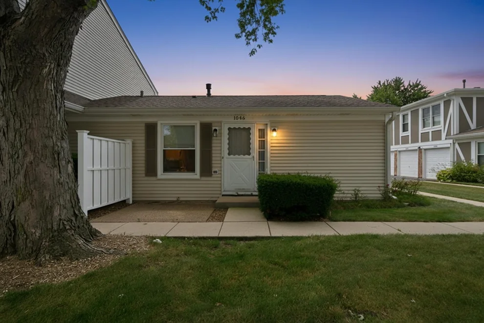Unit for sale at 1046 Hampton Harbor, Schaumburg, IL 60193