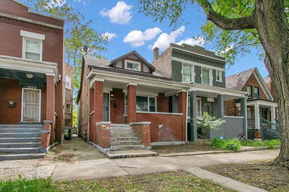Unit for sale at 7011 S Calumet Avenue, Chicago, IL 60637