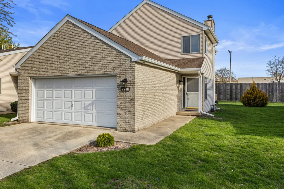 Unit for sale at 2918 Sierra Drive, Champaign, IL 61822