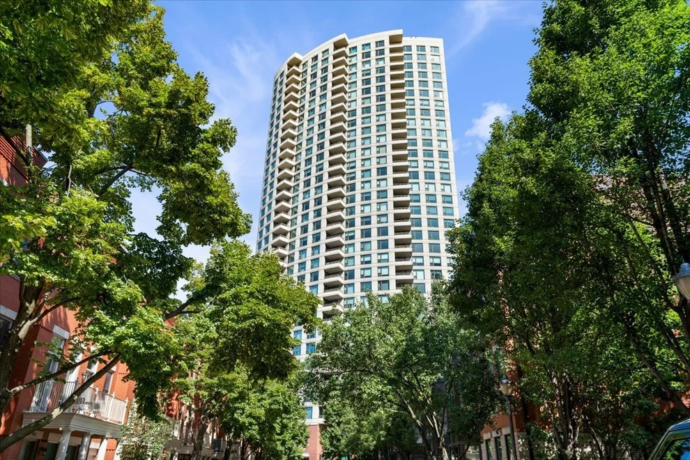 Unit for sale at 501 N Clinton Street, Chicago, IL 60654