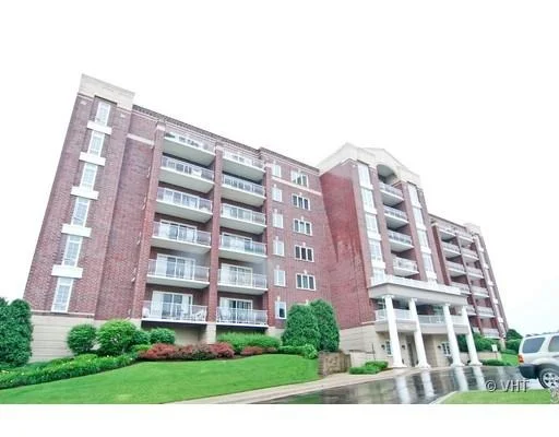 Unit for sale at 7061 W Touhy Avenue, NILES, IL 60714