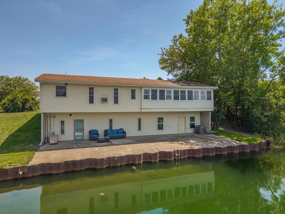 Unit for sale at 2323 Duke Drive, Bloomington, IL 61705