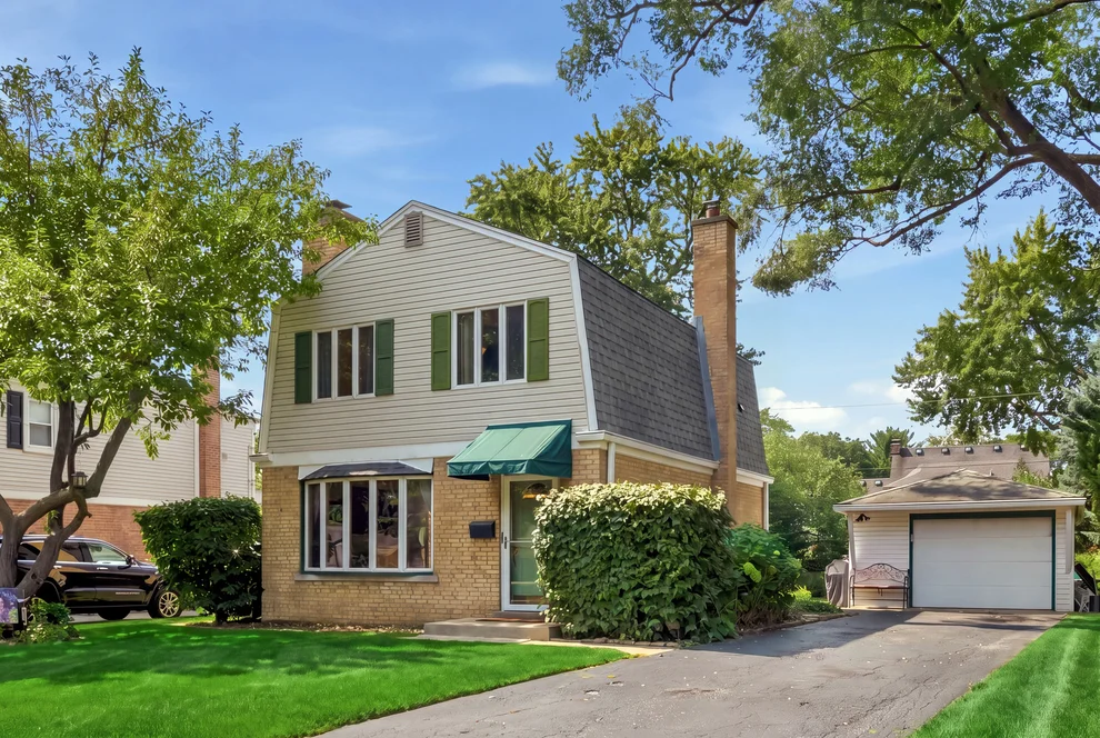 Unit for sale at 718 S Chestnut Avenue, Arlington Heights, IL 60005