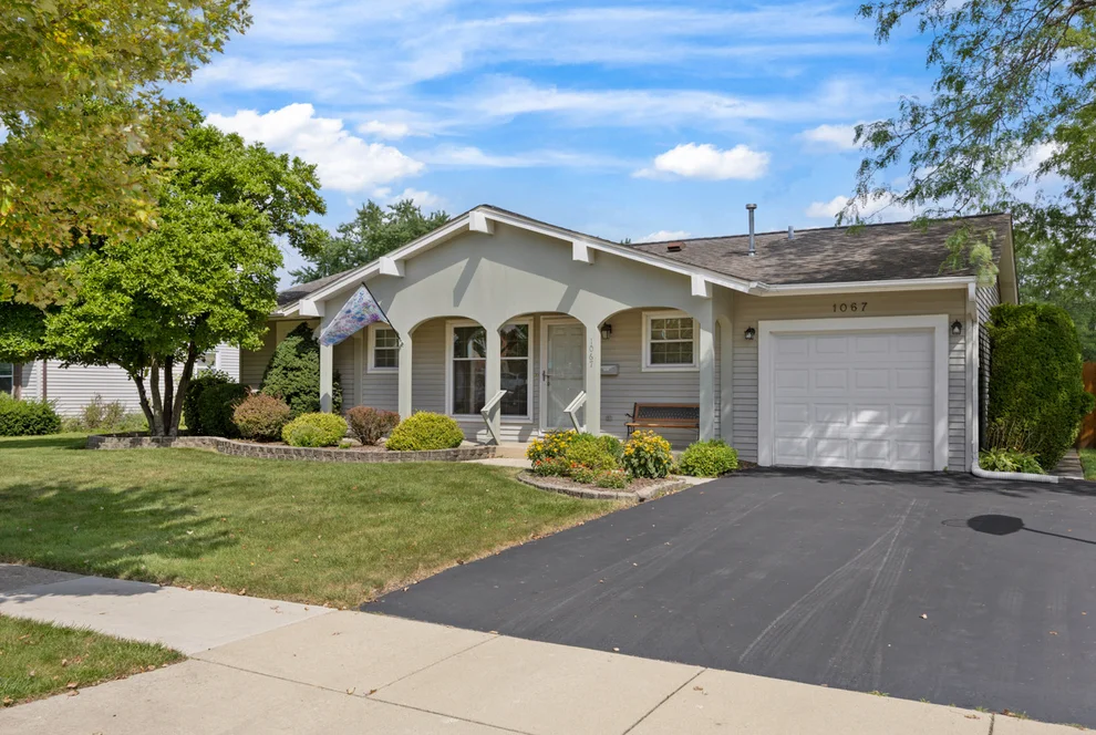Unit for sale at 1067 Grissom Trail, Elk Grove Village, IL 60007