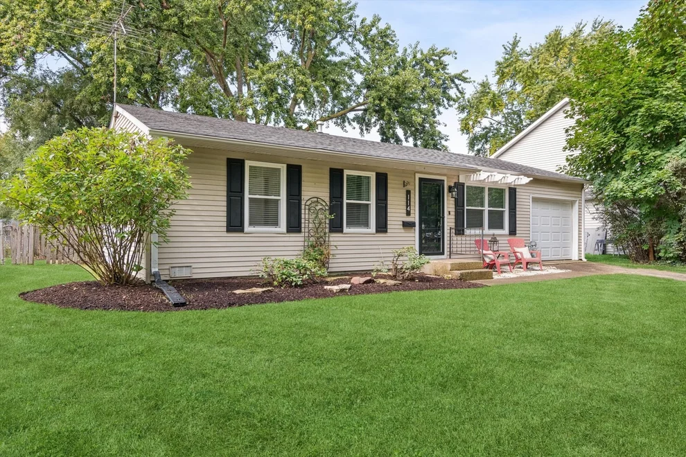 Unit for sale at 114 Briar Lane, Geneva, IL 60134