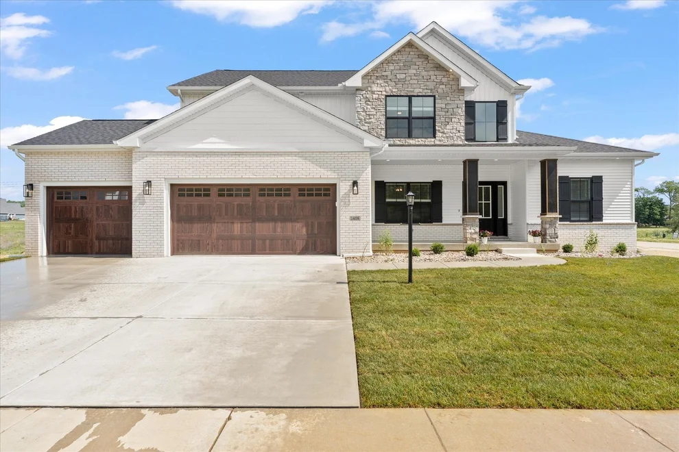Unit for sale at 1408 Ravenwood Drive, Mahomet, IL 61853