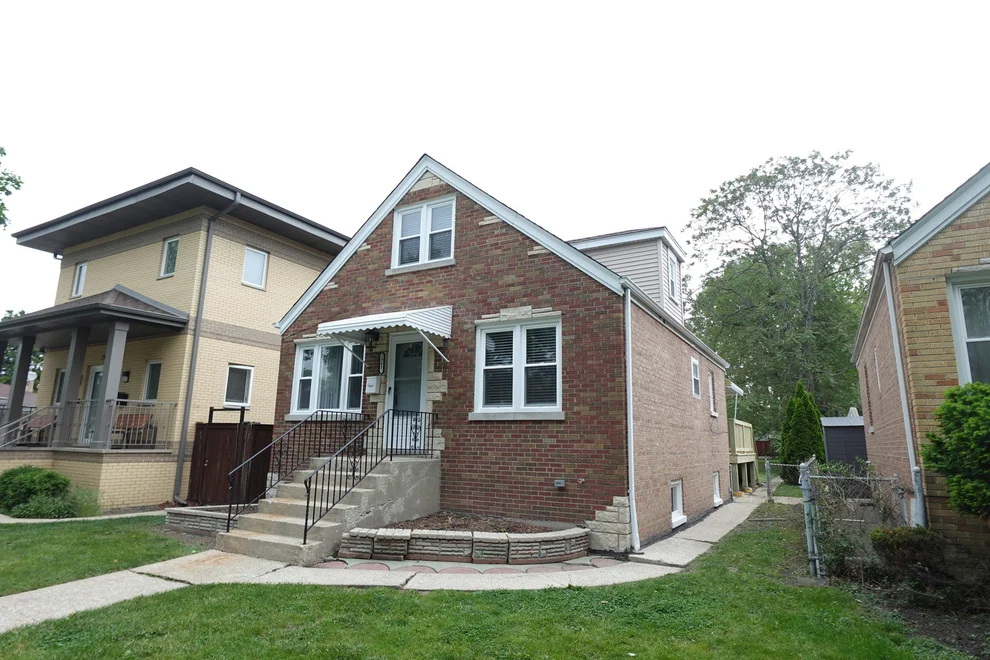 Unit for sale at 2941 N Natoma Avenue, Chicago, IL 60634