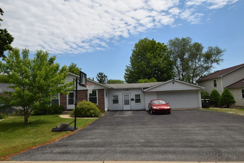Unit for sale at 1531 N East End Avenue, Round Lake Beach, IL 60073