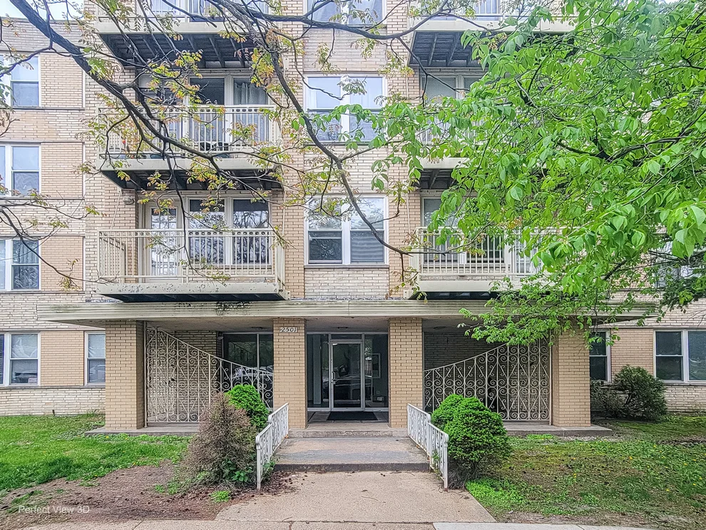 Unit for sale at 2501 W Touhy Avenue, Chicago, IL 60645
