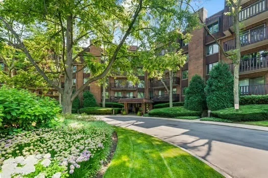 Unit for sale at 1125 Lake Cook Road, Northbrook, IL 60062