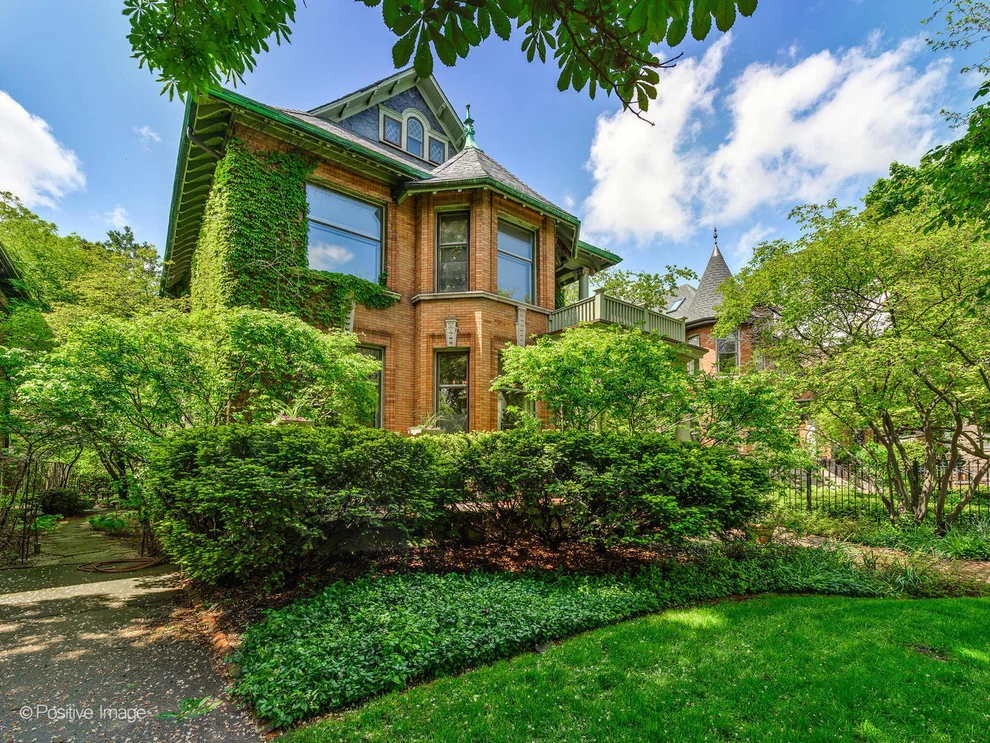 Unit for sale at 2330 N Kedzie Boulevard, Chicago, IL 60647