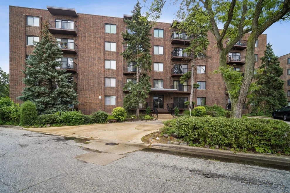 Unit for sale at 6525 N Nashville Avenue, Chicago, IL 60631