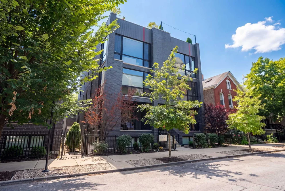 Unit for sale at 1459 W Superior Street, Chicago, IL 60642