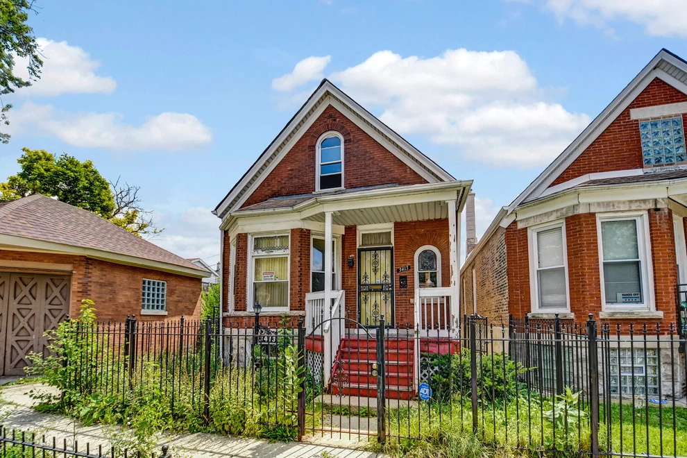 Unit for sale at 3413 W Carroll Avenue, Chicago, IL 60624