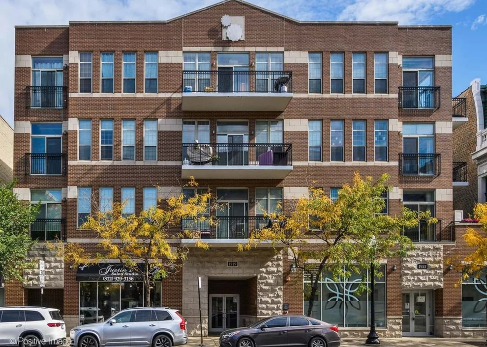 Unit for sale at 1919 S Michigan Avenue, Chicago, IL 60616