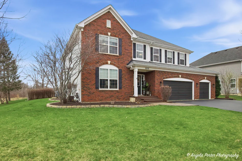 Unit for sale at 2275 Walnut Glen Boulevard, Island Lake, IL 60042