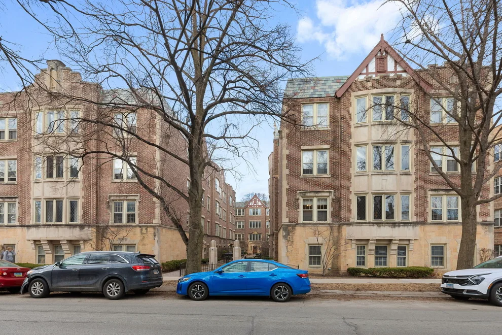Unit for sale at 1118 Washington Boulevard, Oak Park, IL 60302