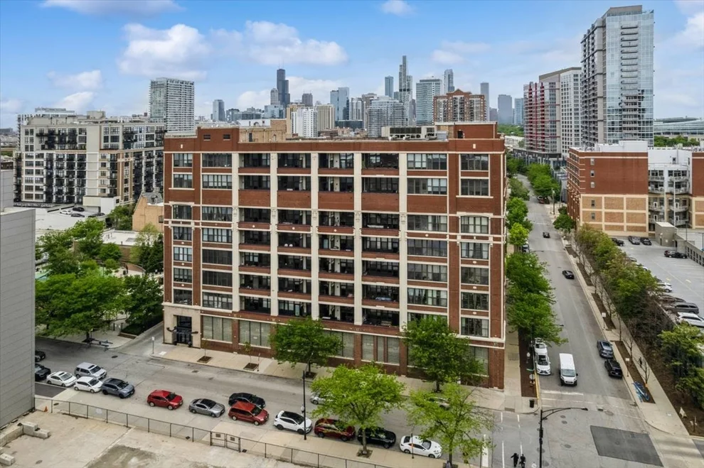 Unit for sale at 320 E 21ST Street, Chicago, IL 60616