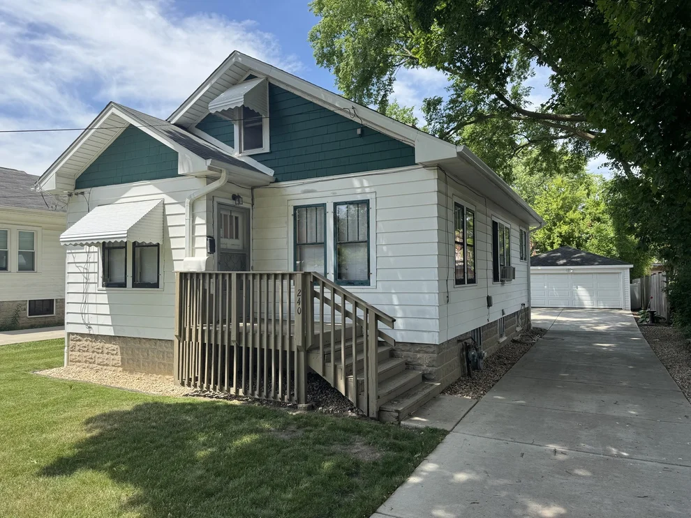 Unit for sale at 240 W Wilson Street, Palatine, IL 60067