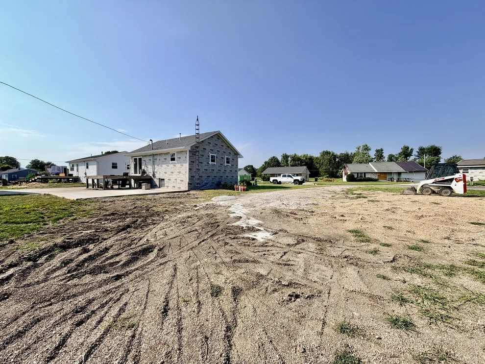 Unit for sale at 14 Sunbury Drive, Streator, IL 61364